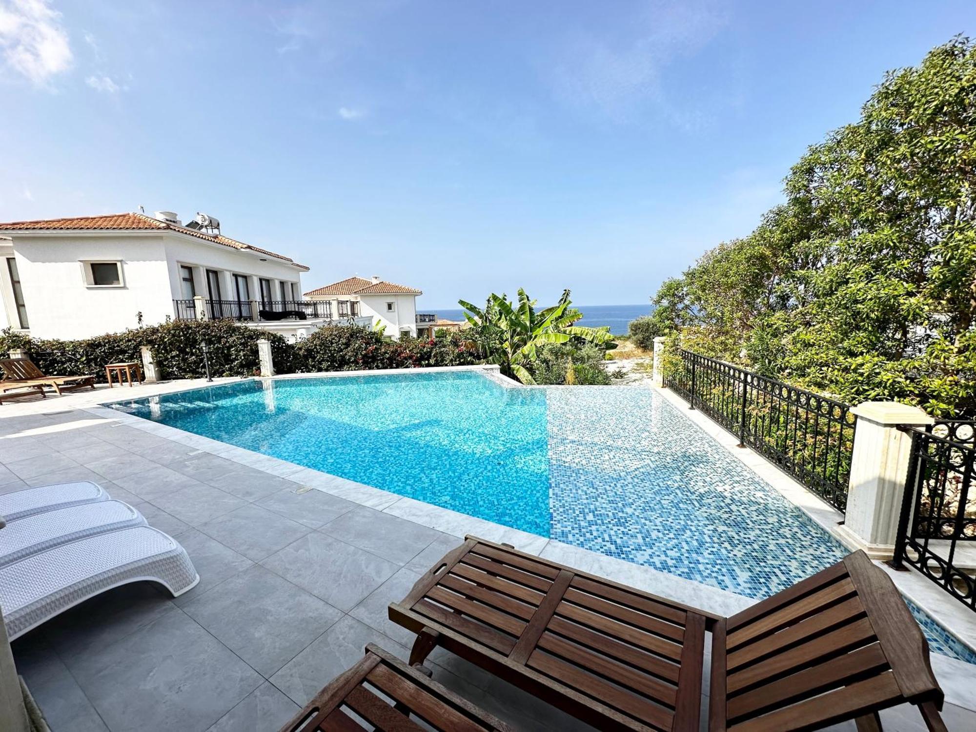 Carrington Holidays Girne Buitenkant foto